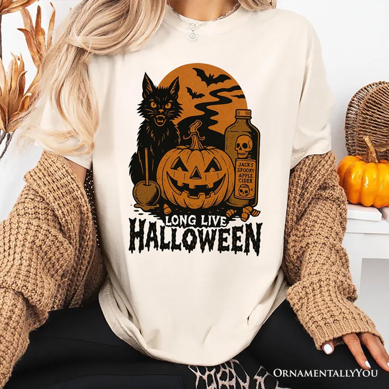 Long Live Halloween T-Shirt, Retro Black Cat Pumpkin Tee for Horror Fans